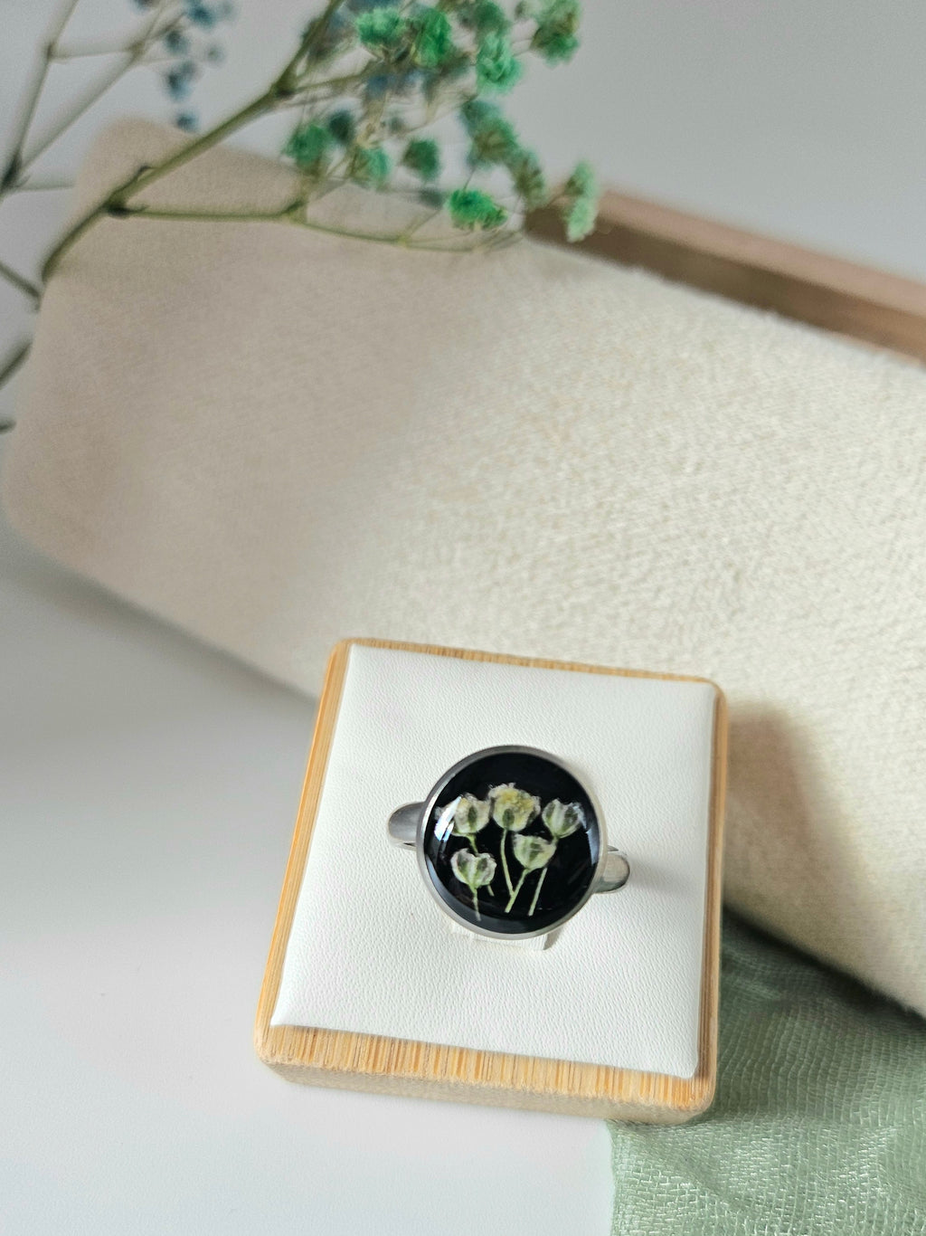 Baby’s Breath Meadow Ring