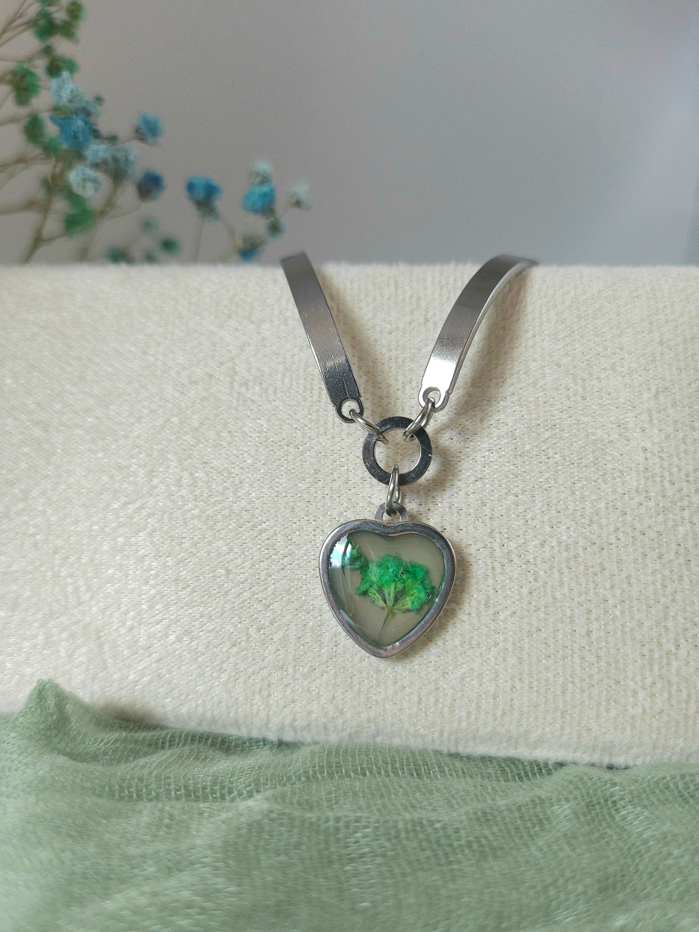 Green Blossom Heart Bracelet