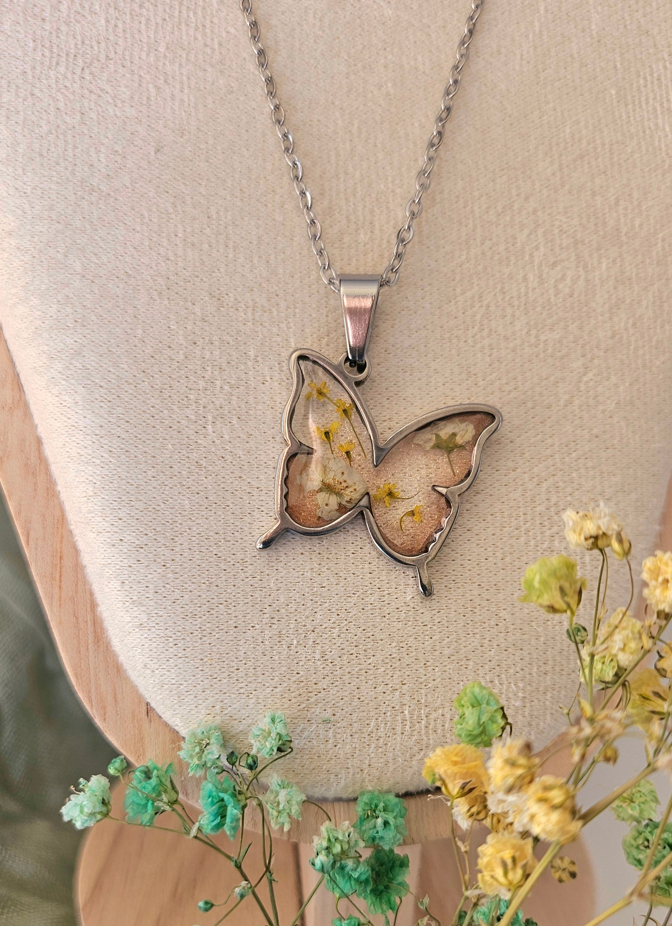 Yellow and white flower butterfly necklace