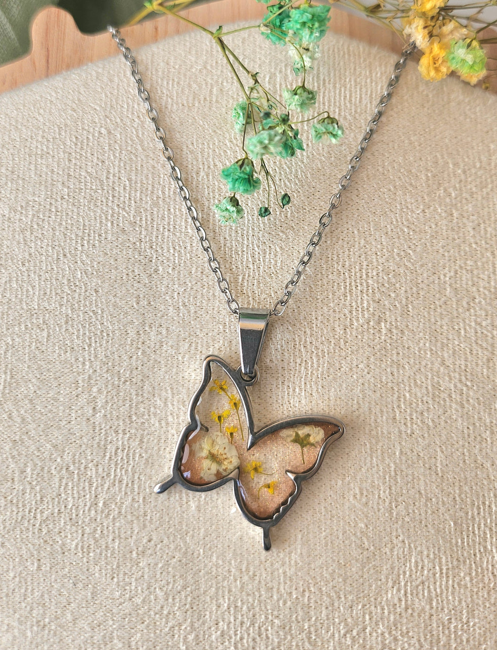 Yellow and white flower butterfly necklace