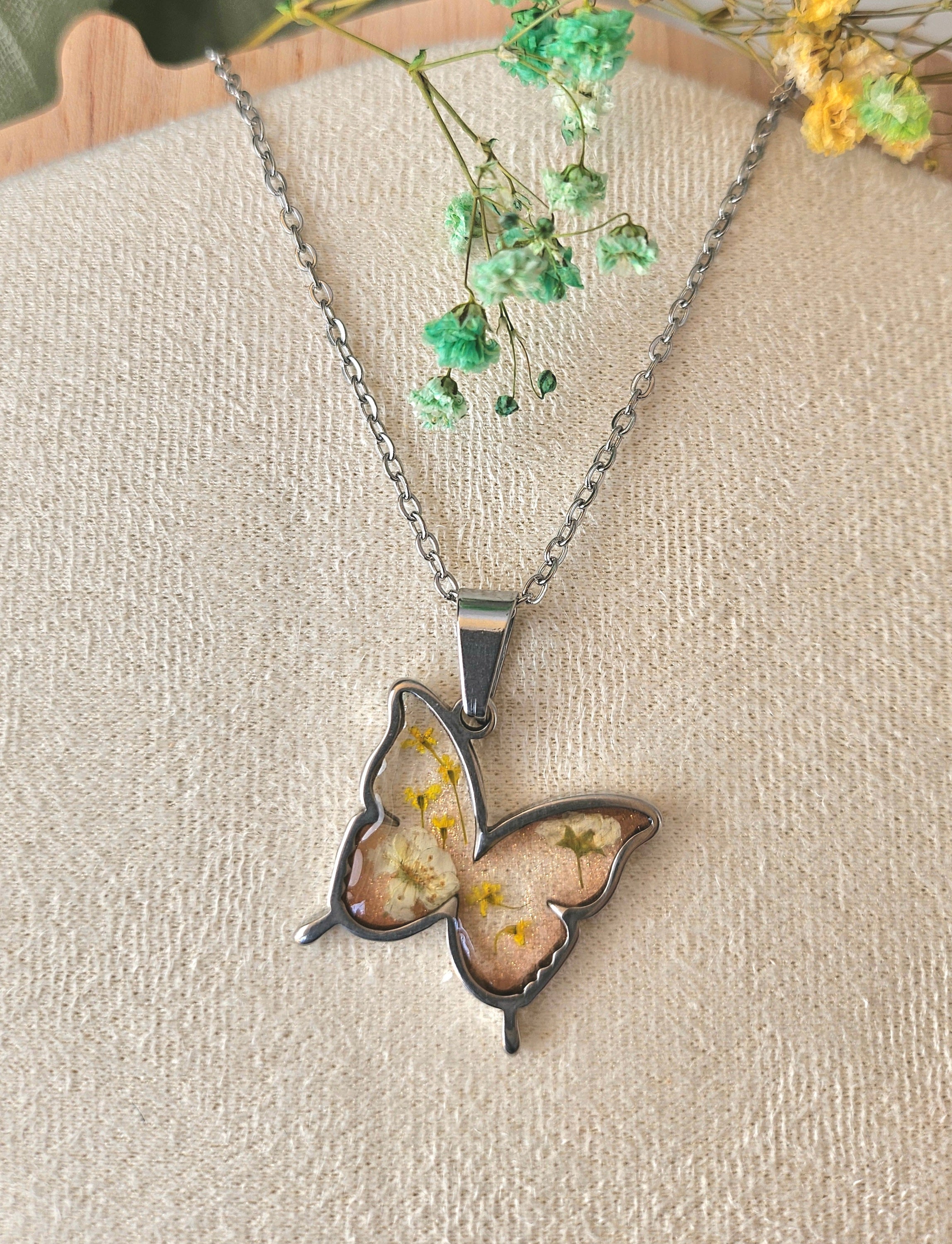 Yellow and white flower butterfly necklace