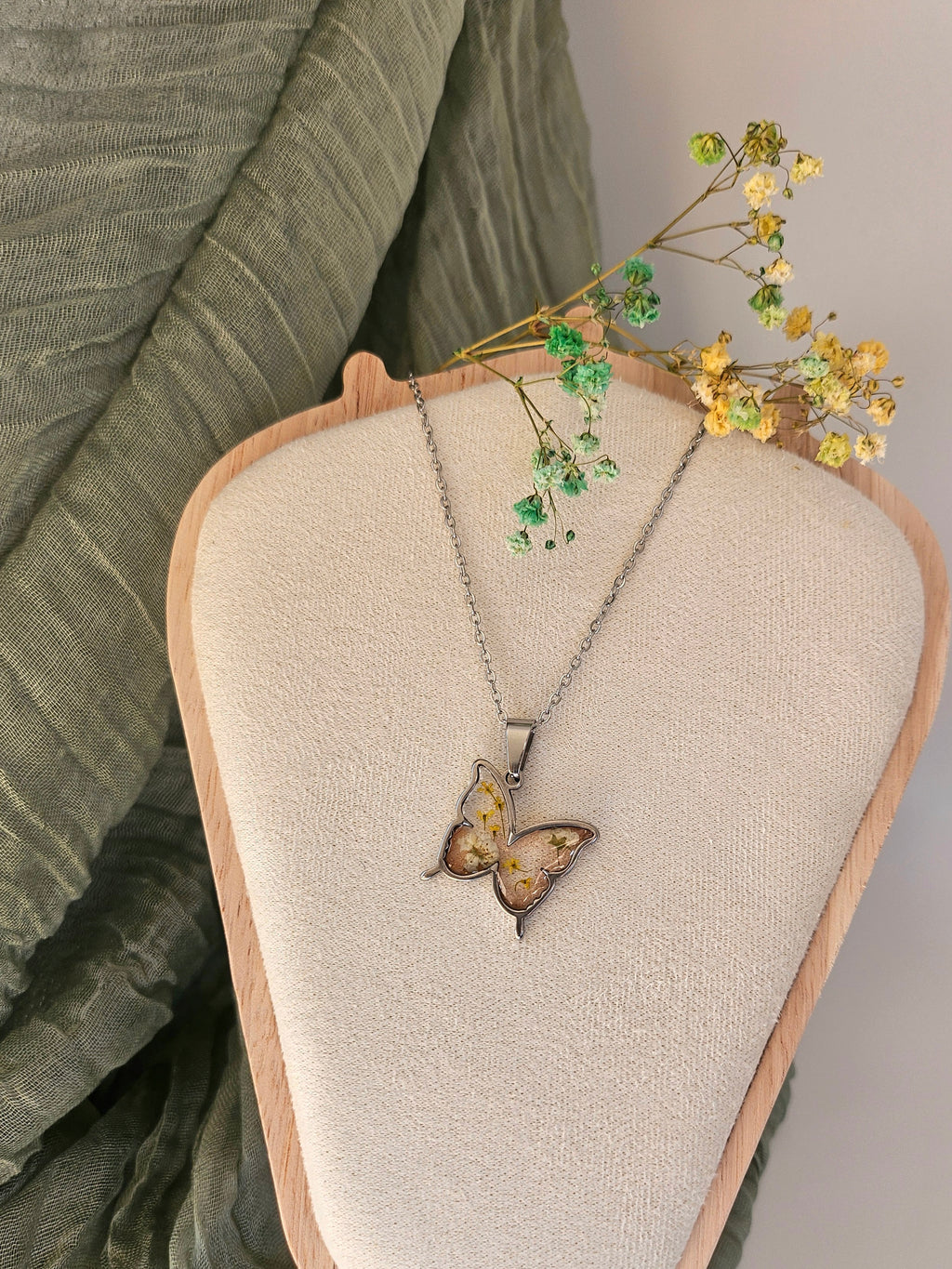 Yellow and white flower butterfly necklace