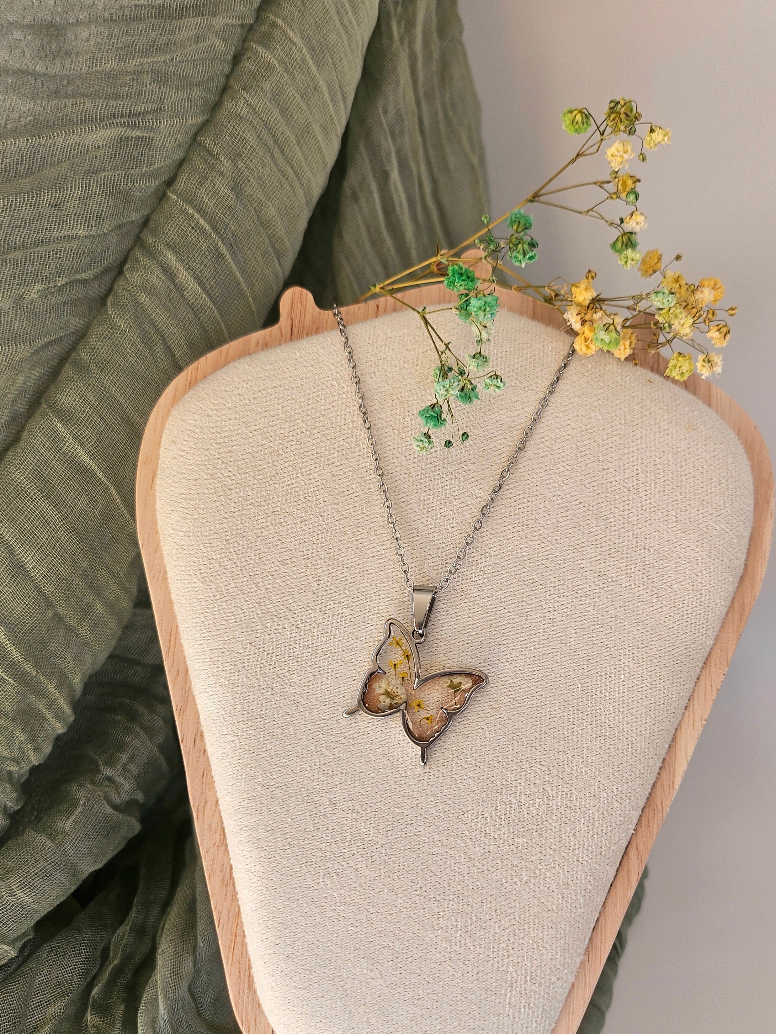 Yellow and white flower butterfly necklace