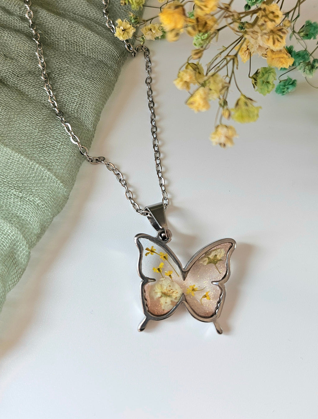Yellow and white flower butterfly necklace
