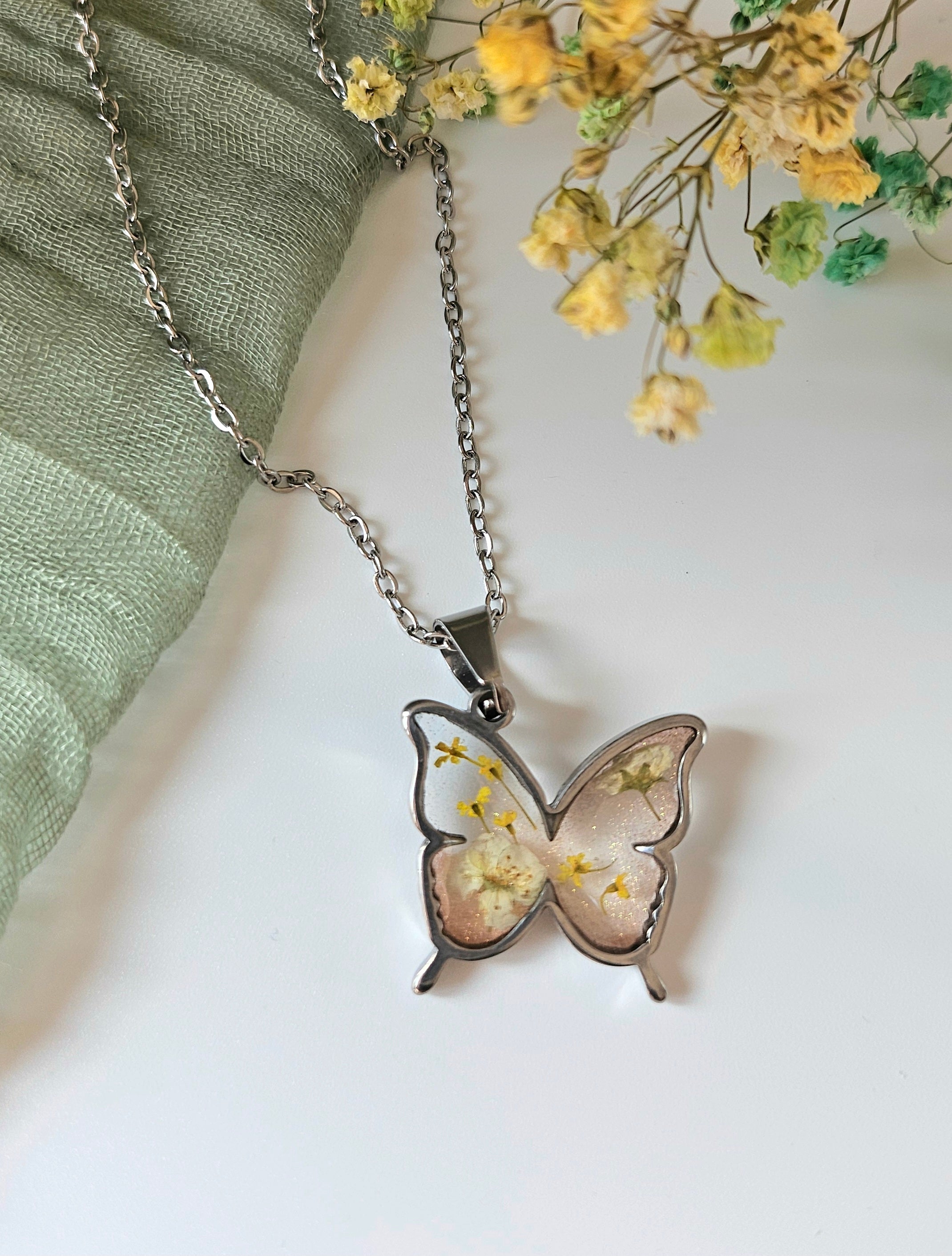 Yellow and white flower butterfly necklace