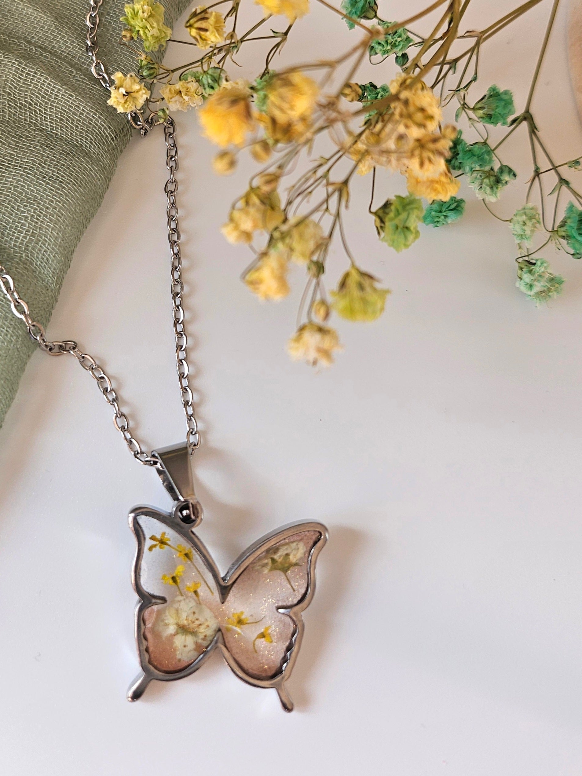 Yellow and white flower butterfly necklace