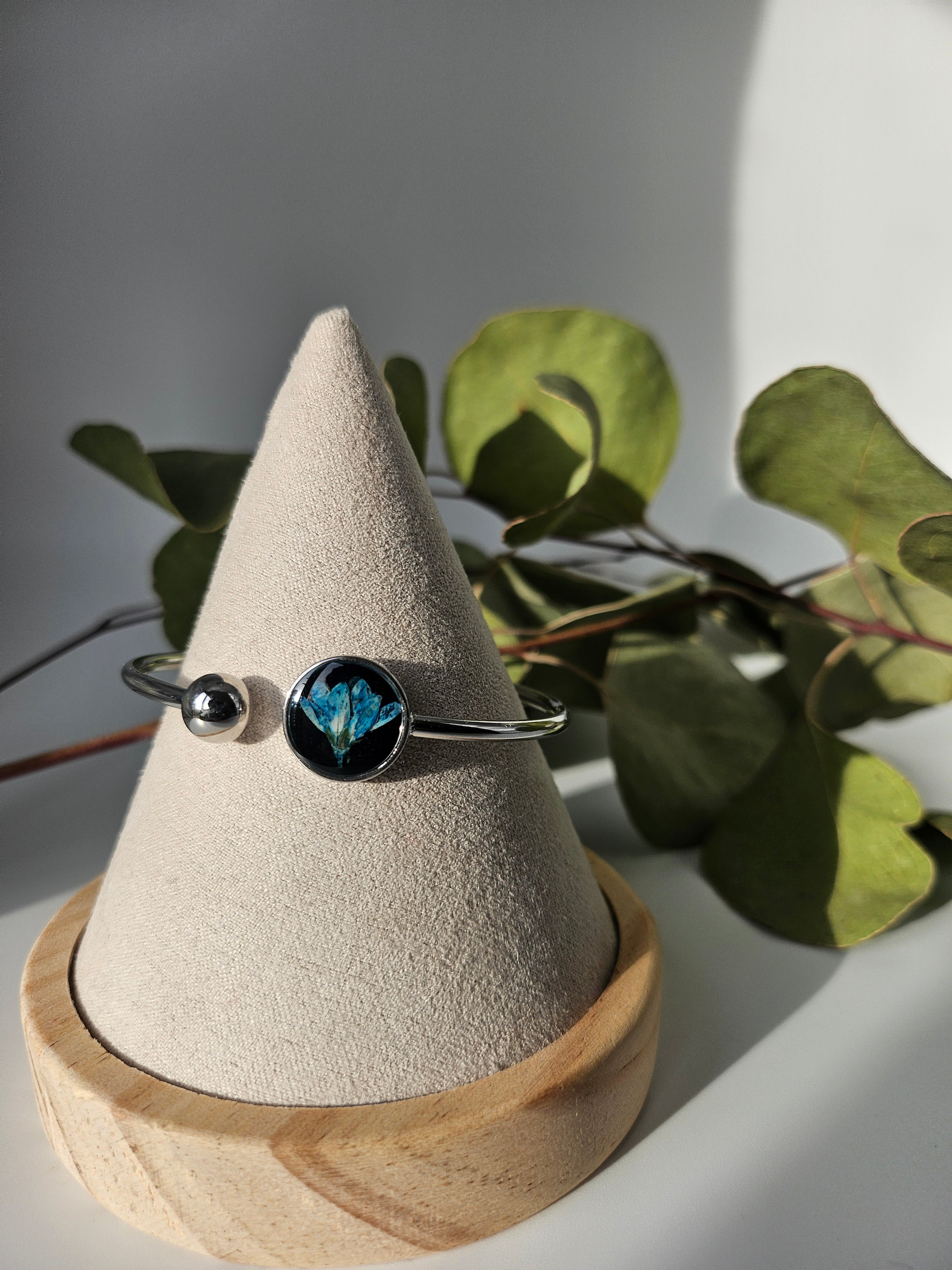 Blue Lysimachia Golden Cuff Bangle