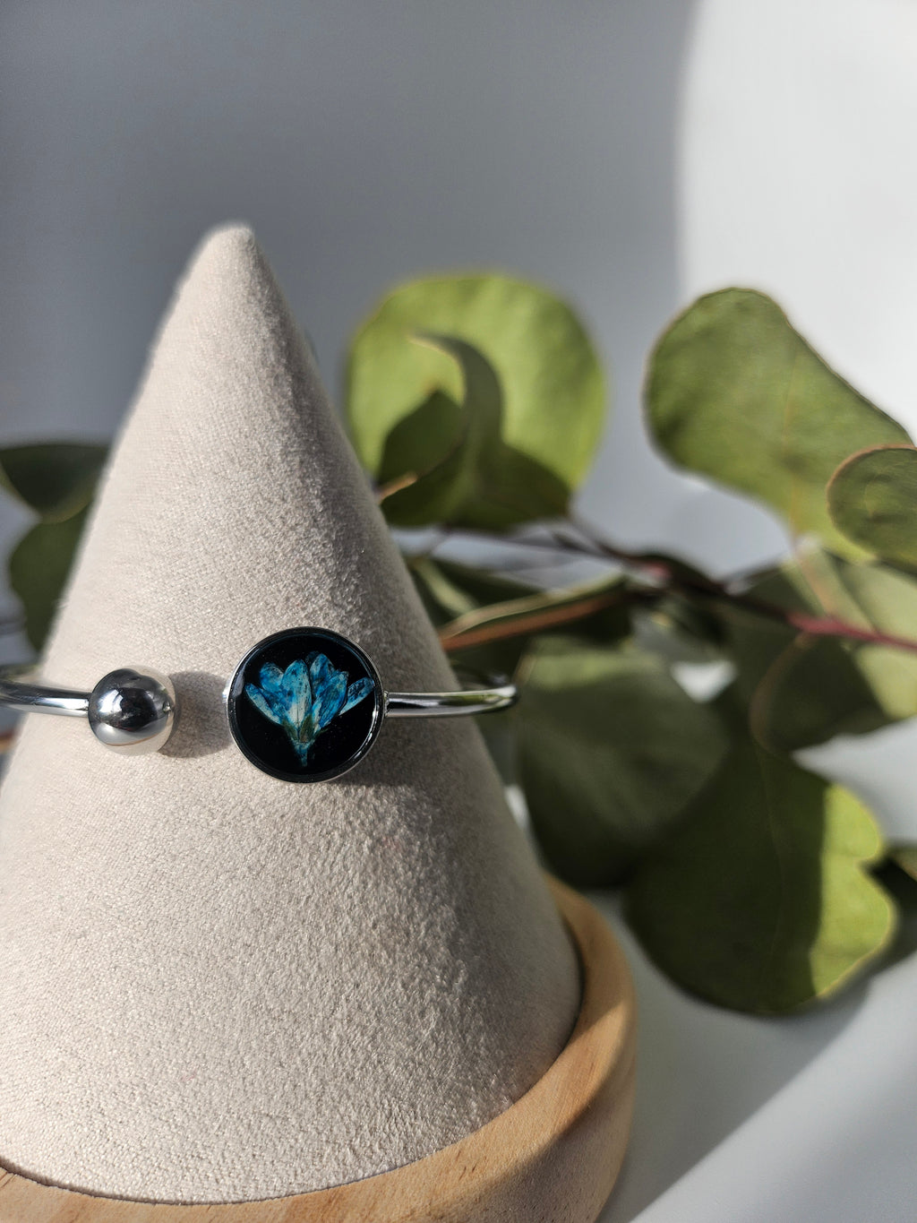 Blue Lysimachia Golden Cuff Bangle